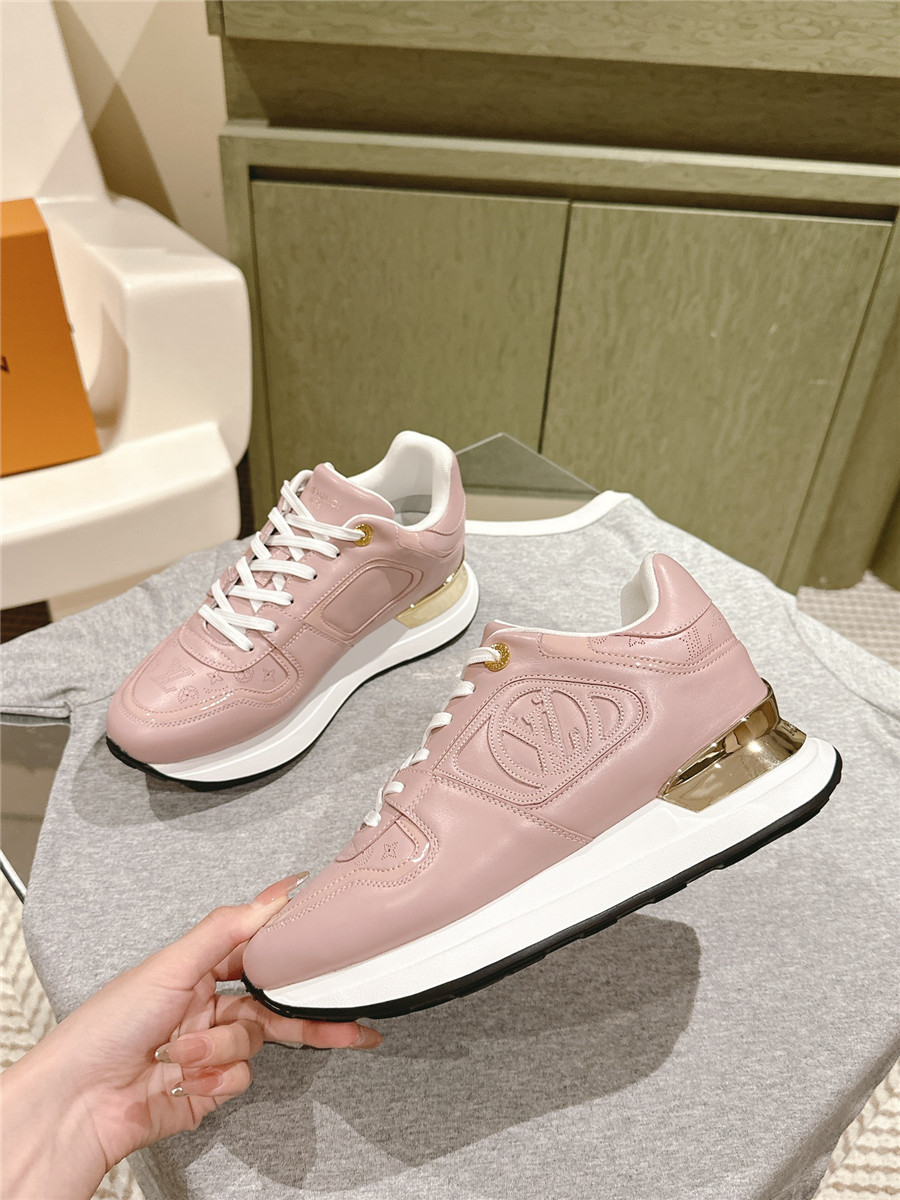 l0vis Vvtt0n lv women runaway sneakers
