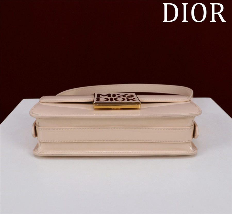 miss D10r flap bag