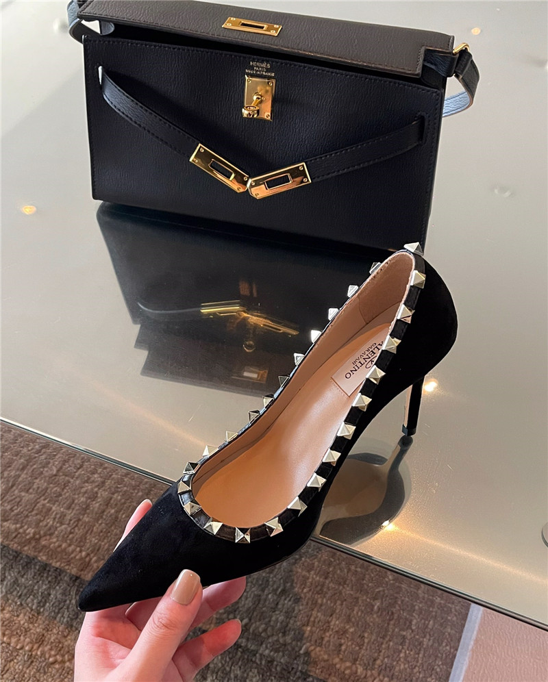 Va1e*ntin0 rivet elegant high heels