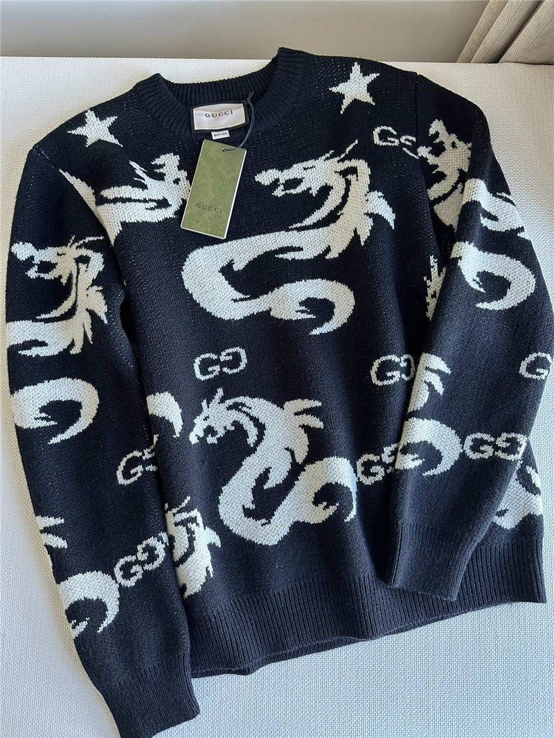 Gvc*1 dragon neck sweater in navy