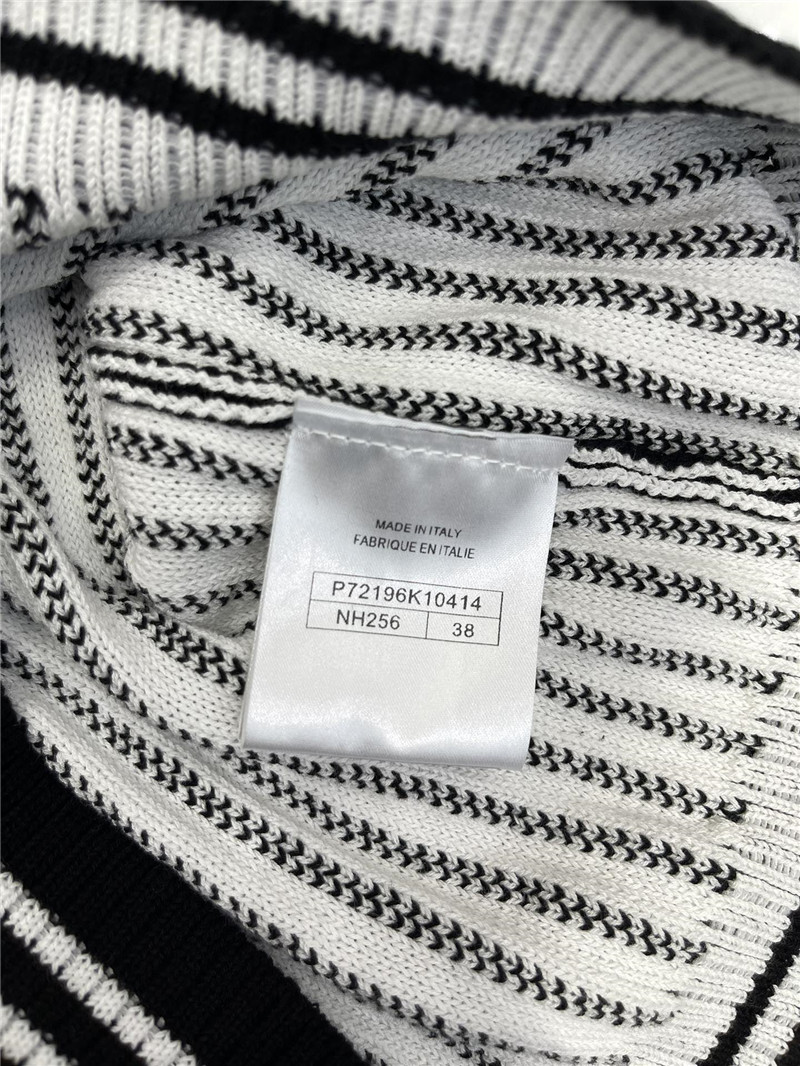 Ch**el vertical striped logo sweater black