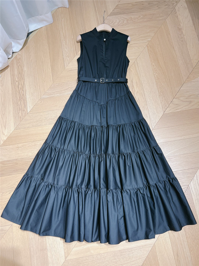 D10r latest sleeveless dress