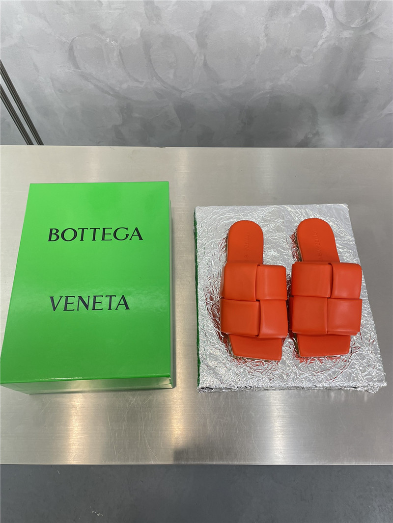 b0tt*ga Ven*ta large windmill block drag