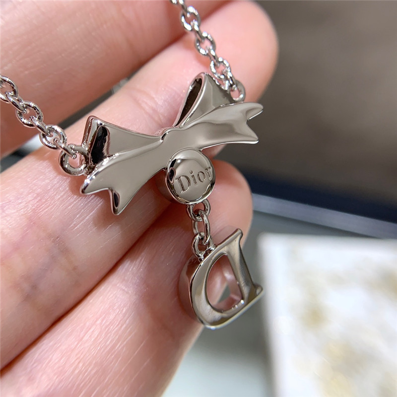 D10r bow pink necklace
