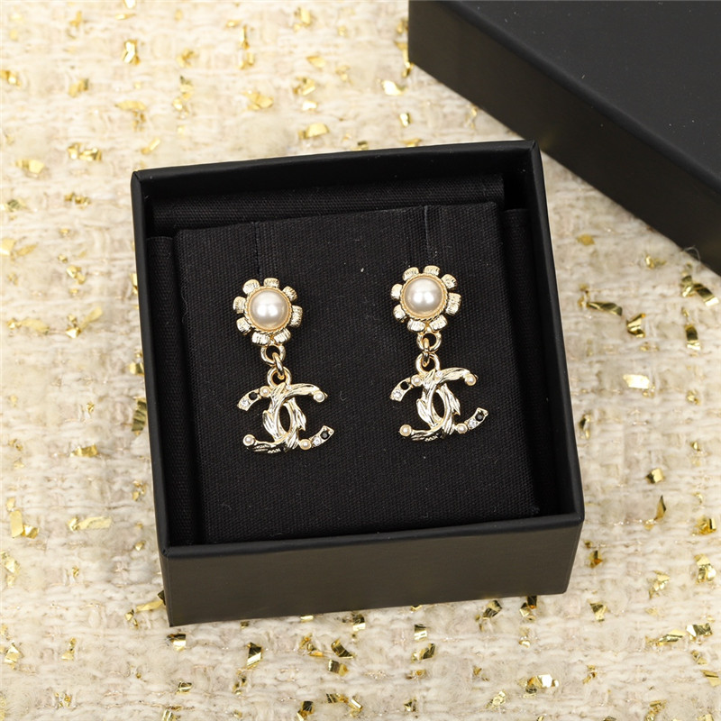Ch**el sunflower earrings