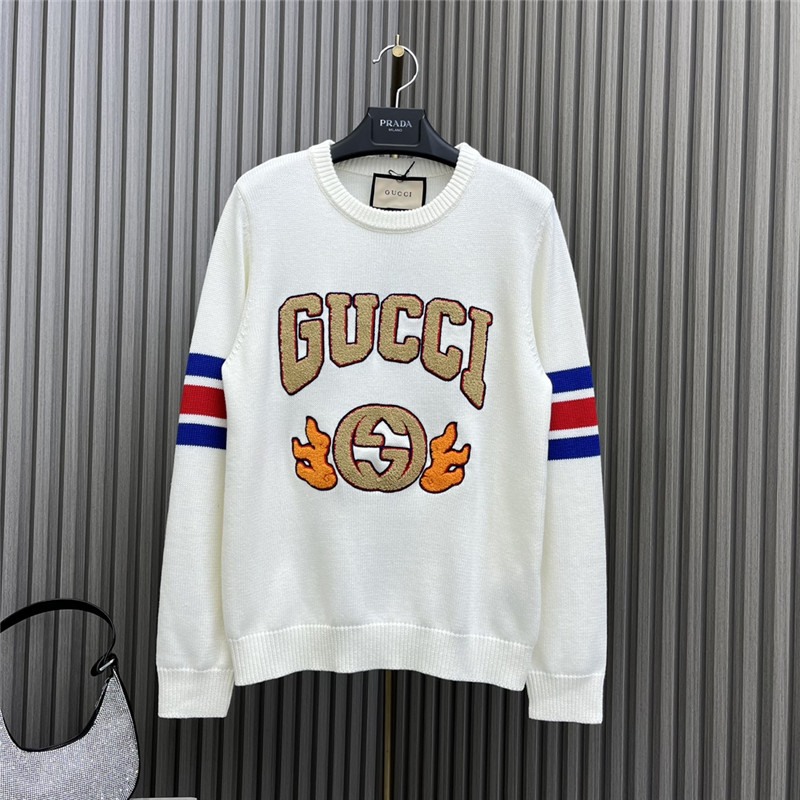 Gvc*1 logo colorblock knit sweater