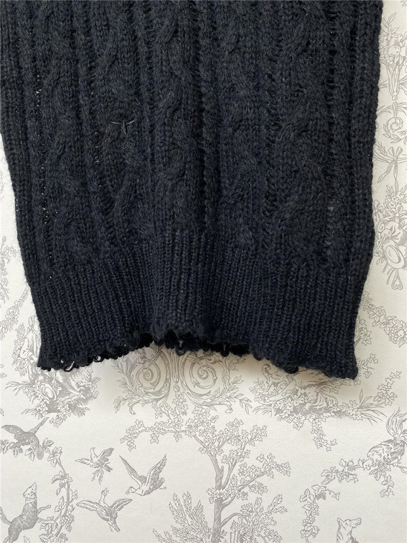 D10r v-neck navy knit vest