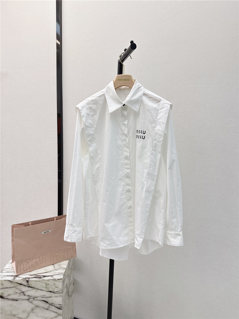 M1um1u loose silhouette design shirt