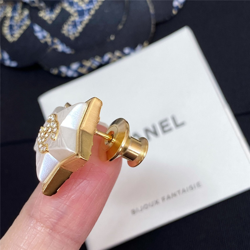 ch**el star full D1am0nd double c brooch