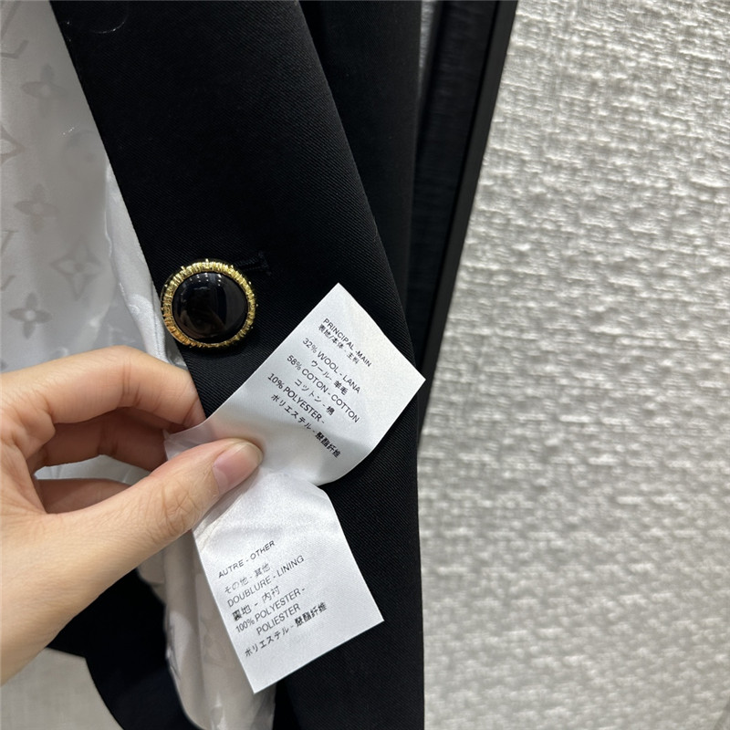 l0vis Vvtt0n lv collarless blazer