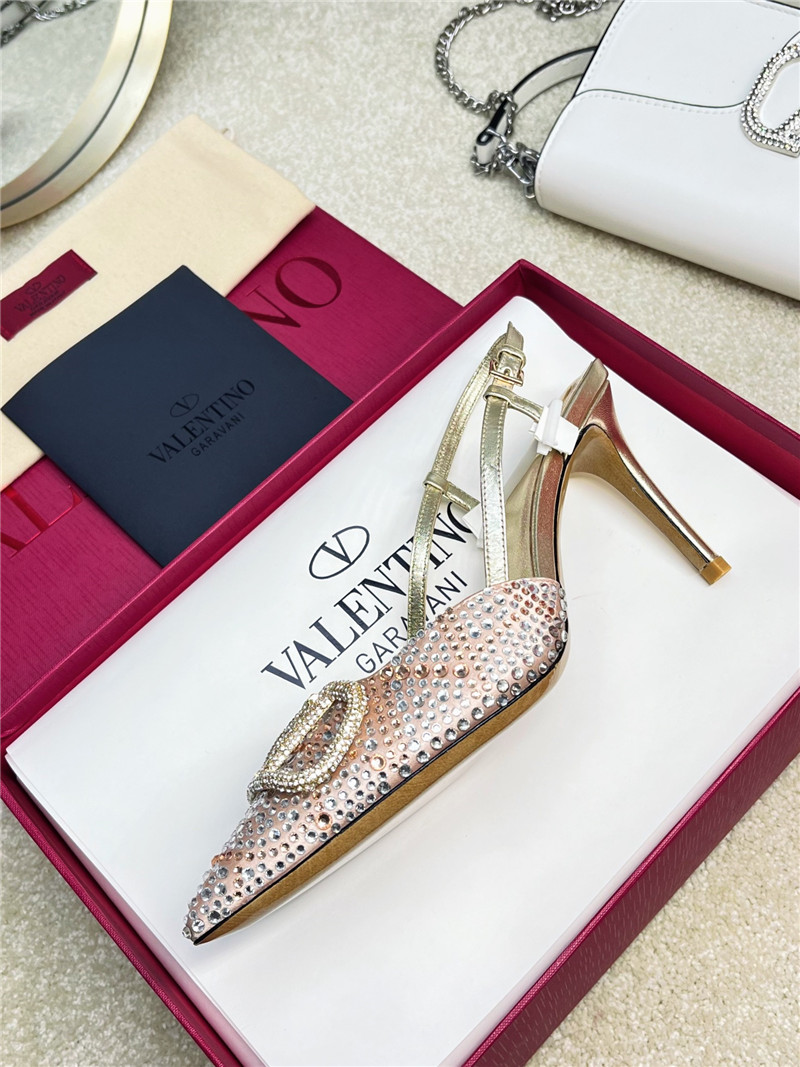Va1e*ntin0 new color v logo buckle high heels sandals