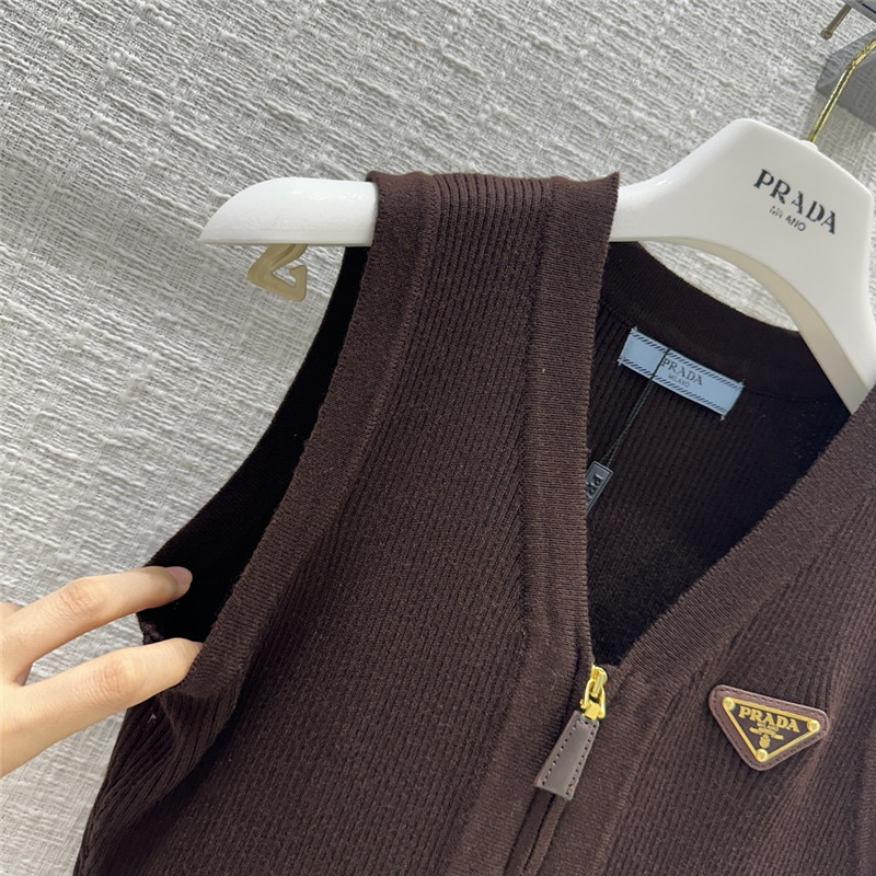 Pra*a temperament v-neck zipper slim knitted top