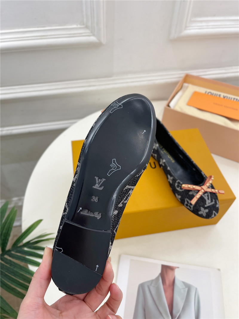 l0vis Vvtt0n lv round toe bow rivet ballet shoes