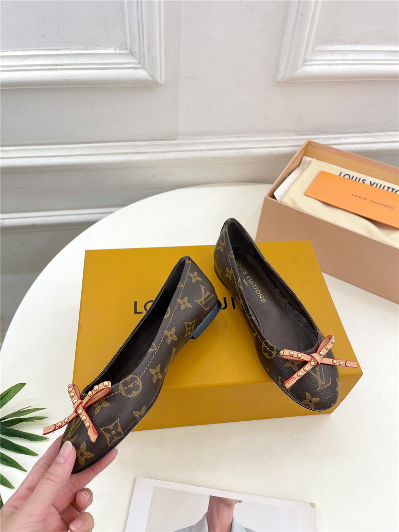 l0vis Vvtt0n lv round toe bow rivet ballet shoes