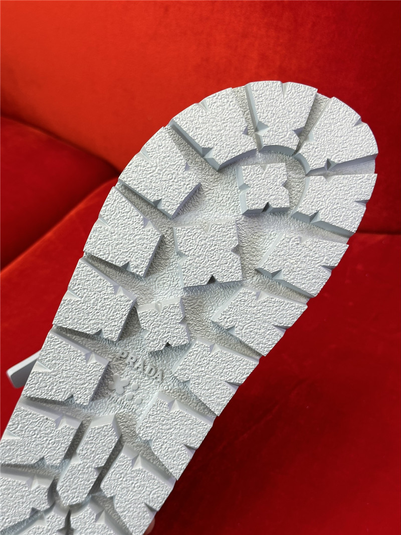 Pra*a roman sandals