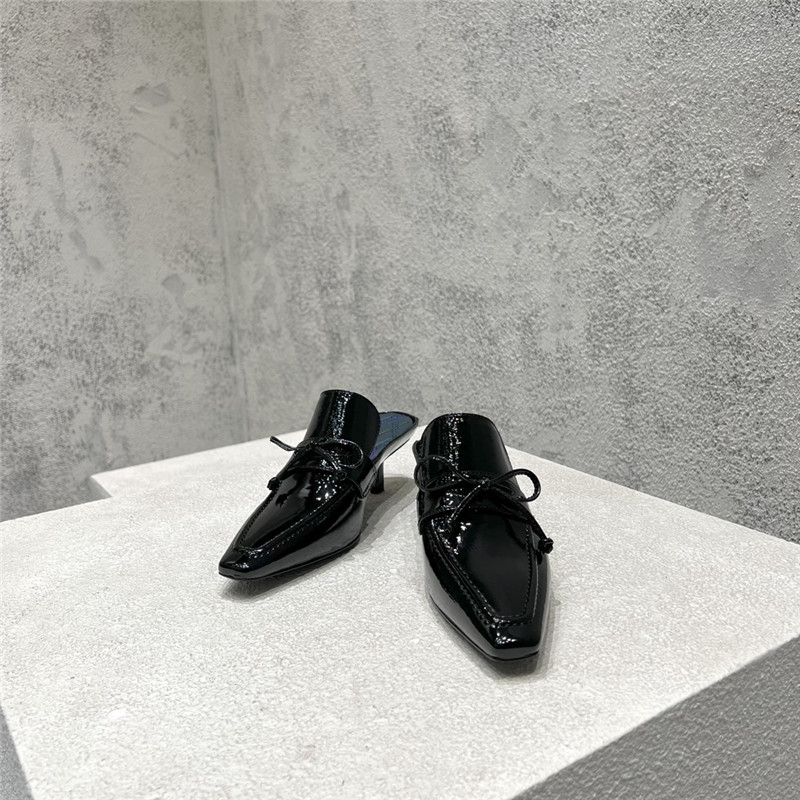 Bv*b*rry new fur heel half slippers