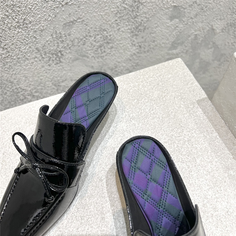 Bv*b*rry new fur heel half slippers