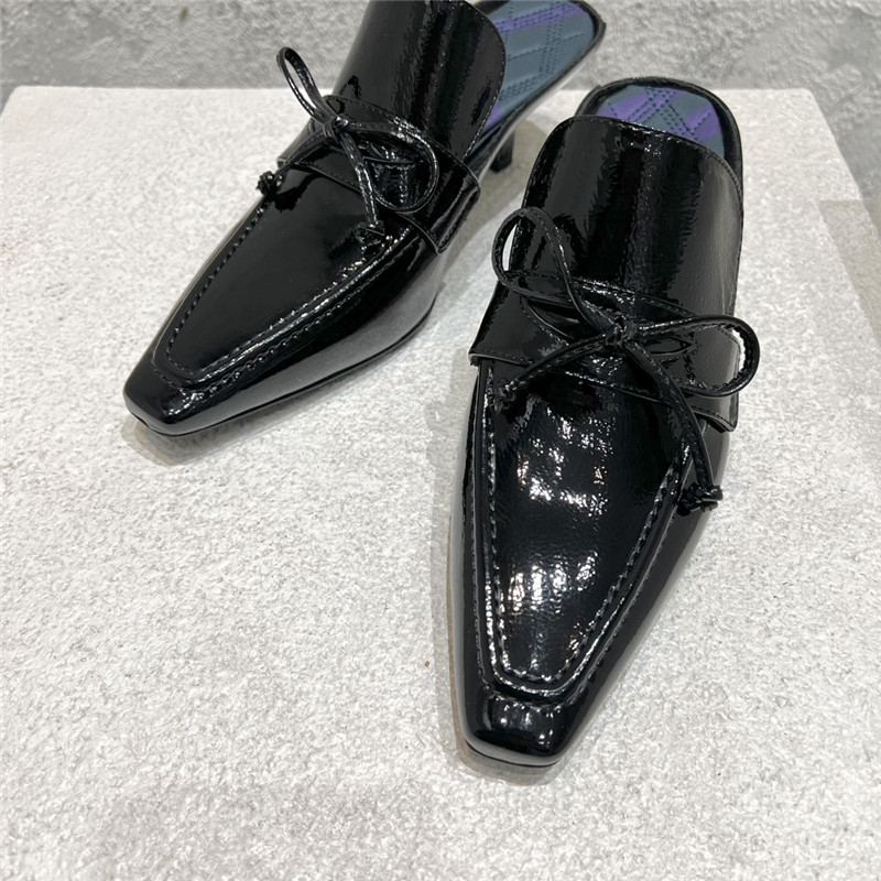 Bv*b*rry new fur heel half slippers