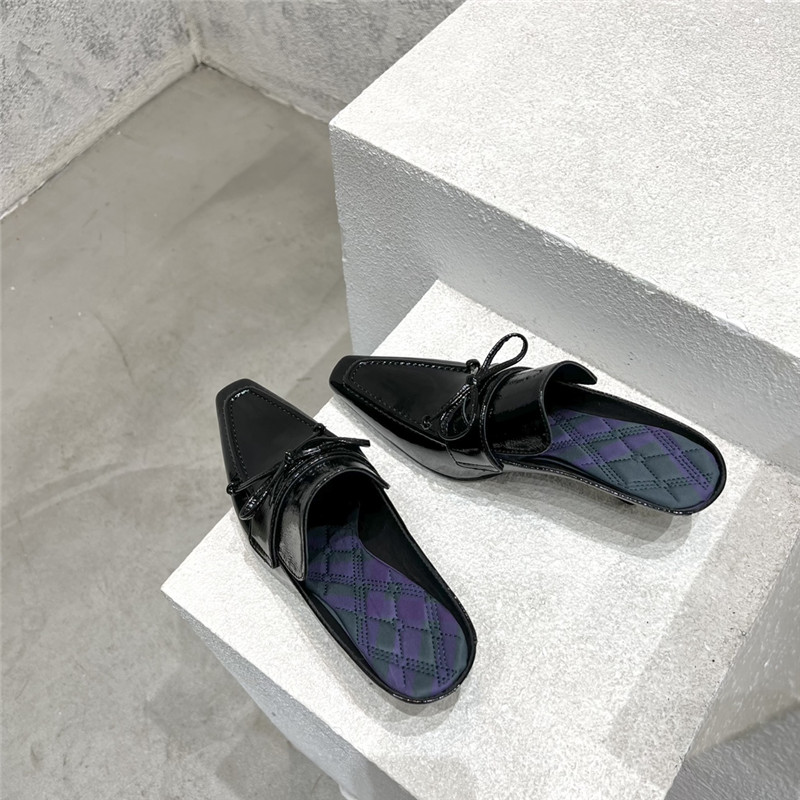 Bv*b*rry new fur heel half slippers