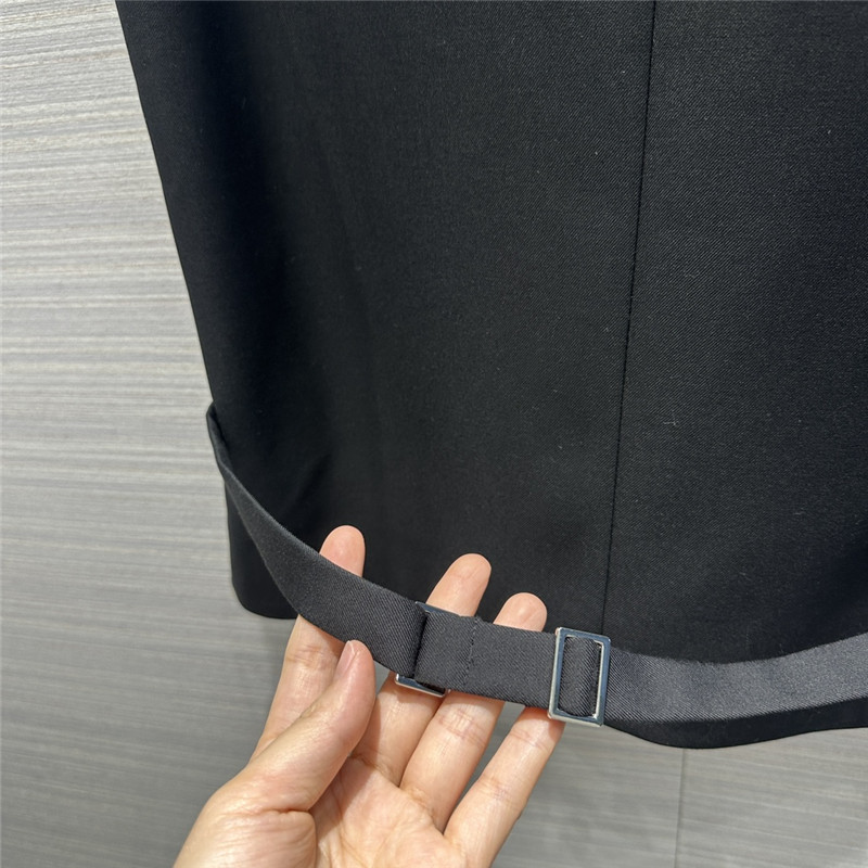The R0w high-end suit vest