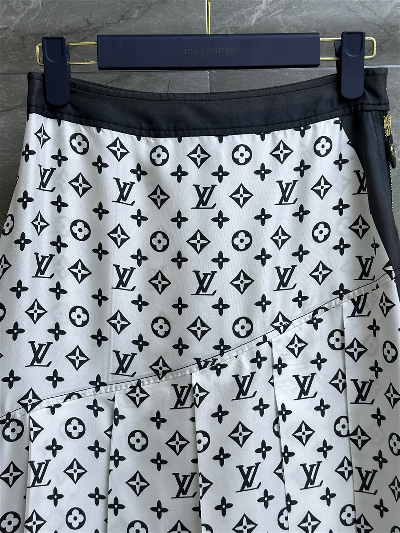 l0vis Vvtt0n lv presbyopic silk skirt