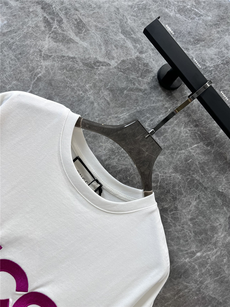Gvc*1 embroidered lettering strawberry t-shirt