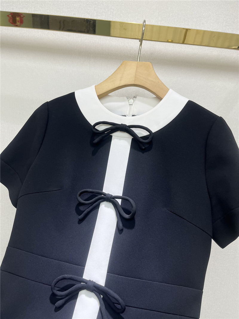 Va1e*ntin0 black dress