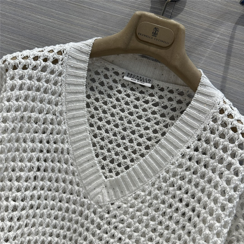 BC V-neck top