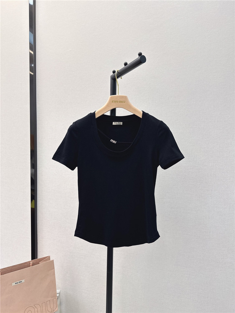 M1um1u slim fit u-neck t-shirt