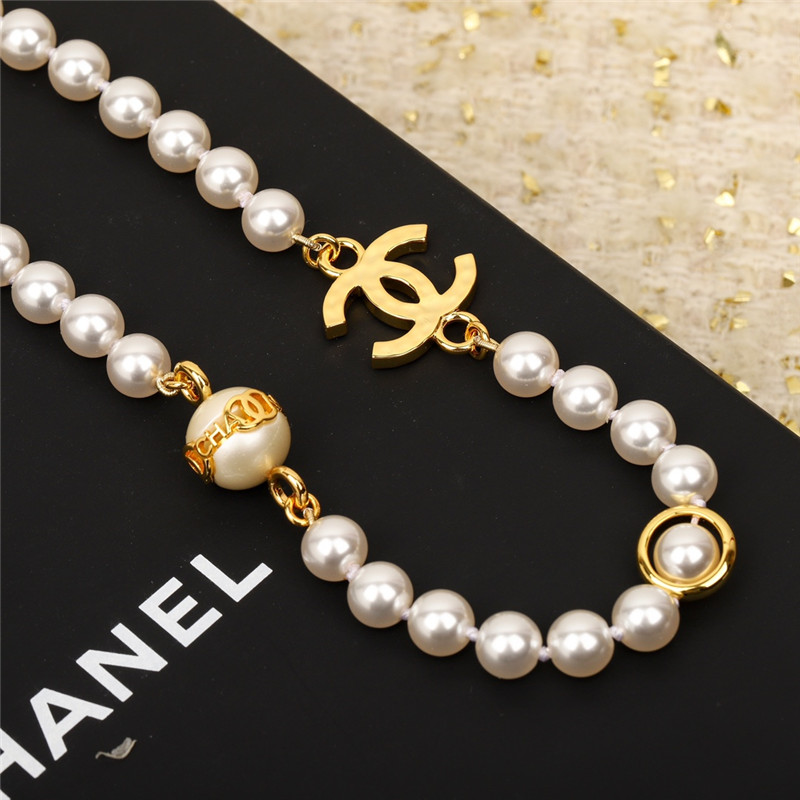Ch**el pearl bean letter choker necklace