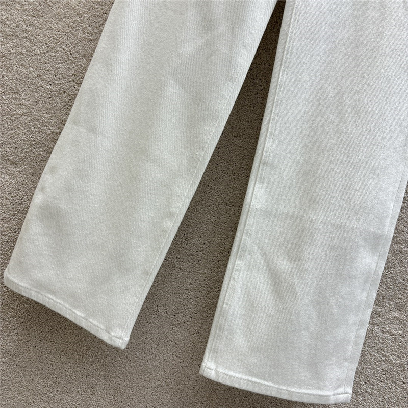 Va1e*ntin0 jeans with double v metal back pocket design