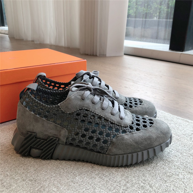 H**me5 women’s gray bouncing sneakers