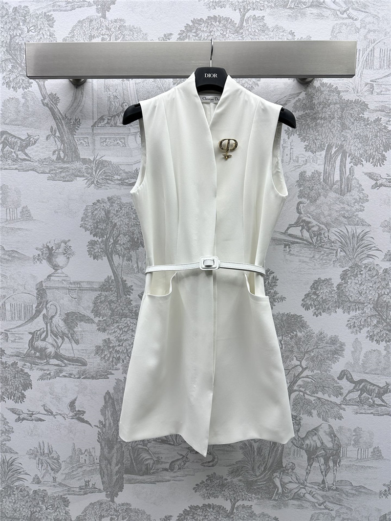 D10r brooch belt vest dress replica clothing sites