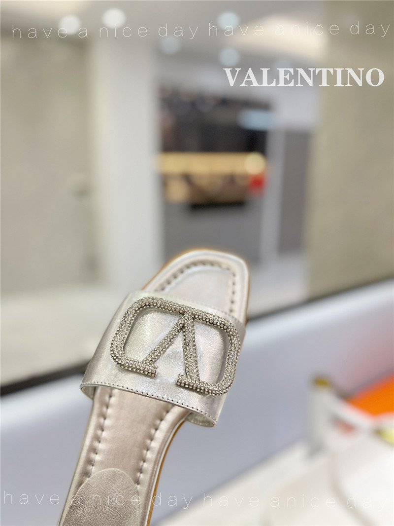 va1e*ntin0 new season slippers Marg*e1a replica shoes