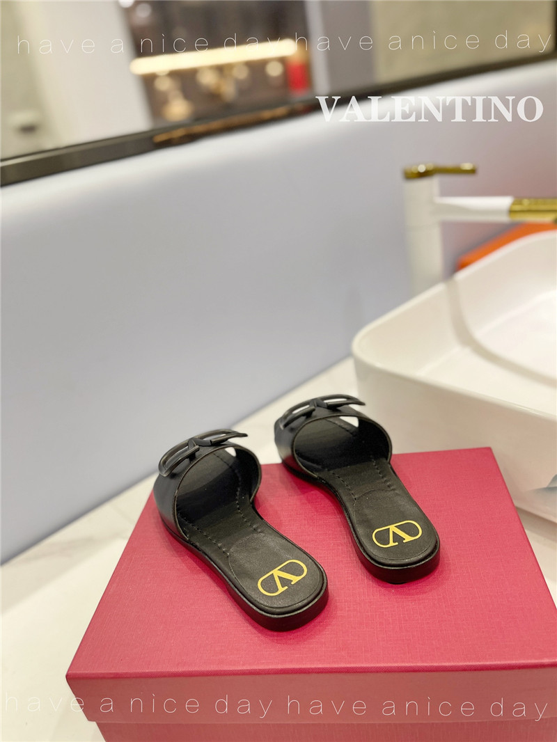 va1e*ntin0 new season slippers Marg*e1a replica shoes