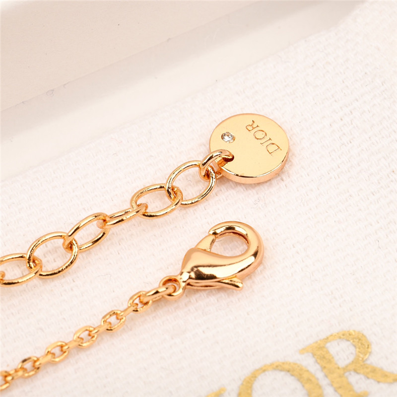 D10r new necklace