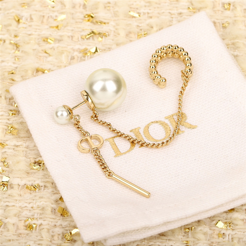 D10r new earrings