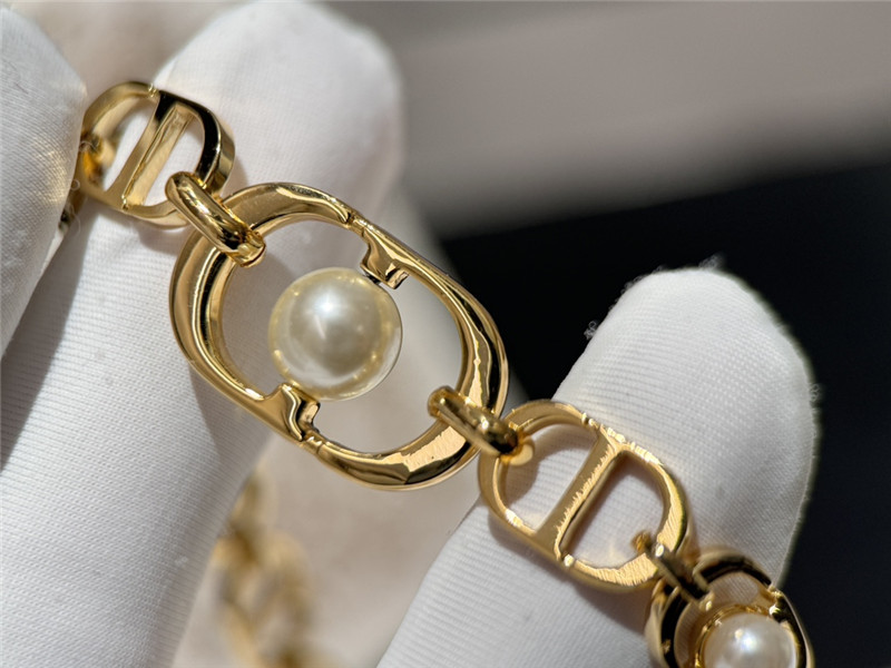 D10r short necklace