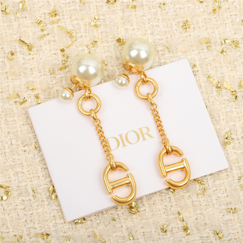 D10r pearl drop cd earrings