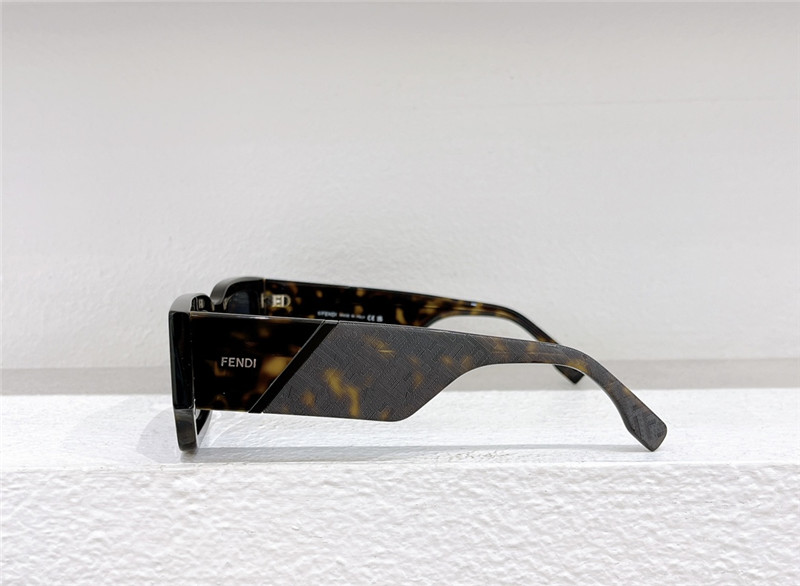 F**di diagonal sunglasses