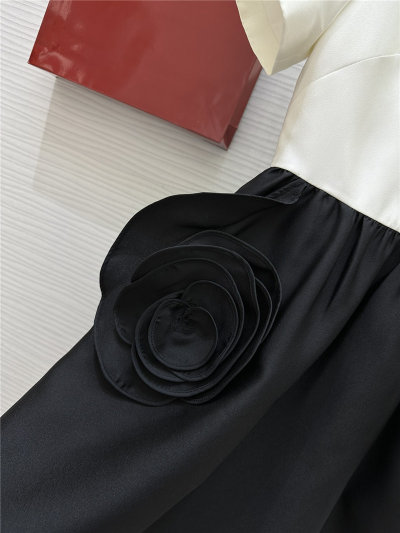 Va1e*ntin0 contrast rose short-sleeved dress replica d&g clothing