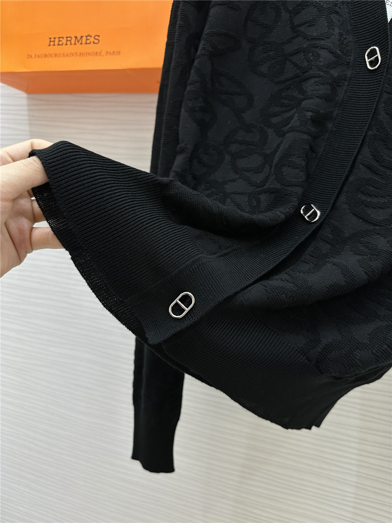 H**me5 jacquard v-neck cardigan in black