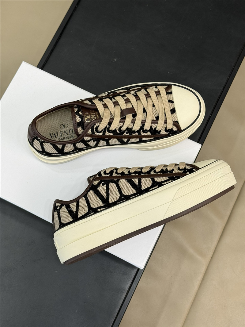 Va1e*ntin0 gray canvas flat sneakers