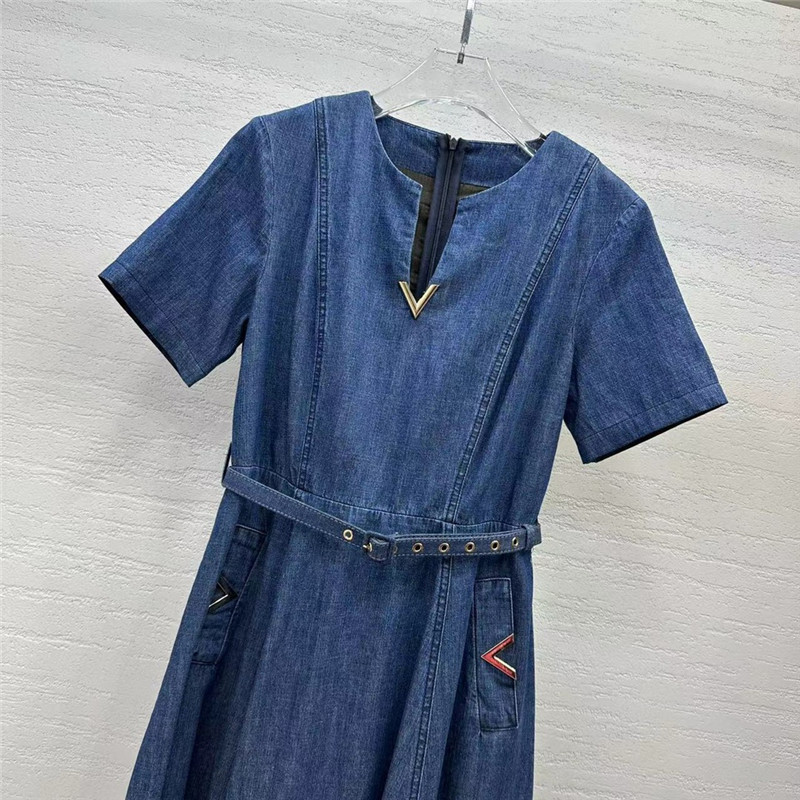 Va1e*ntin0 waist-cinching dress replica clothing
