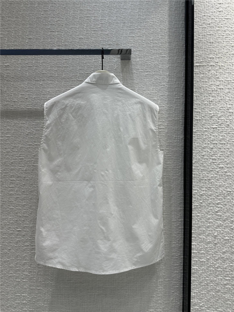 Bv*b*rry zipper stand collar sleeveless shirt replica clothing
