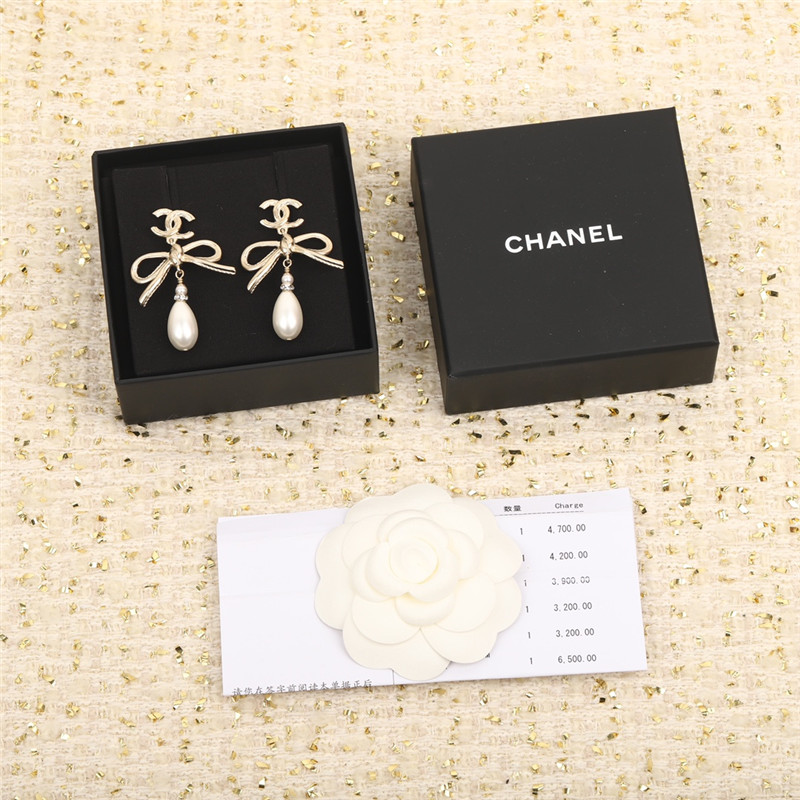 Ch**el sunflower pearl earrings