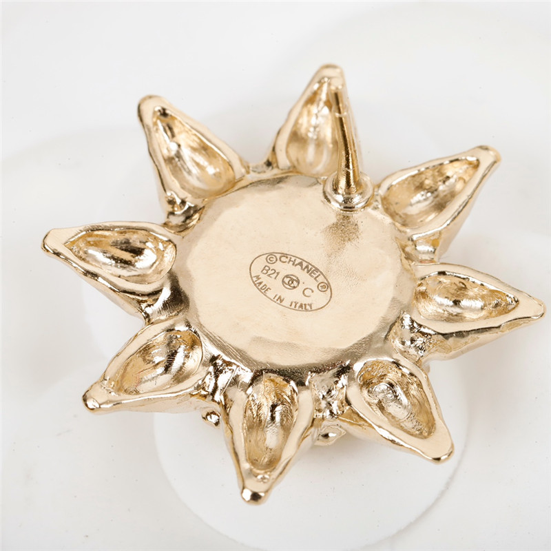Ch**el sunflower pearl earrings