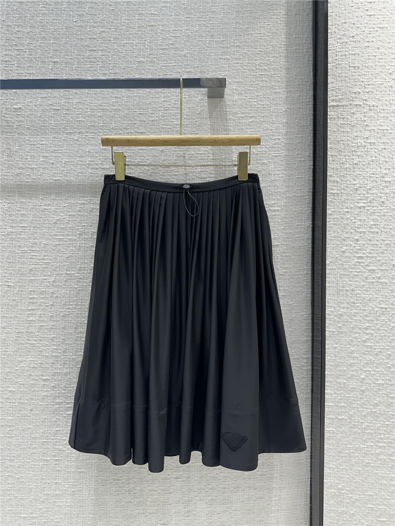 Pra*a sporty low-waist pleated skirt replica clothes