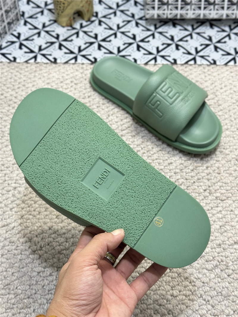 F**di roma slides green