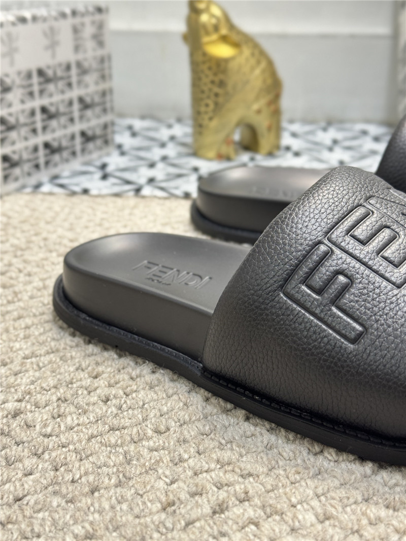 F**di roma slides black